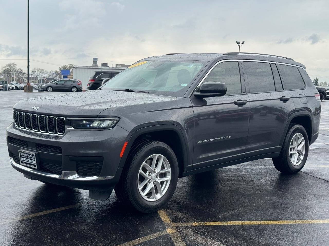 Jeep Grand Cherokee L Vehicle Full-screen Gallery Image 12