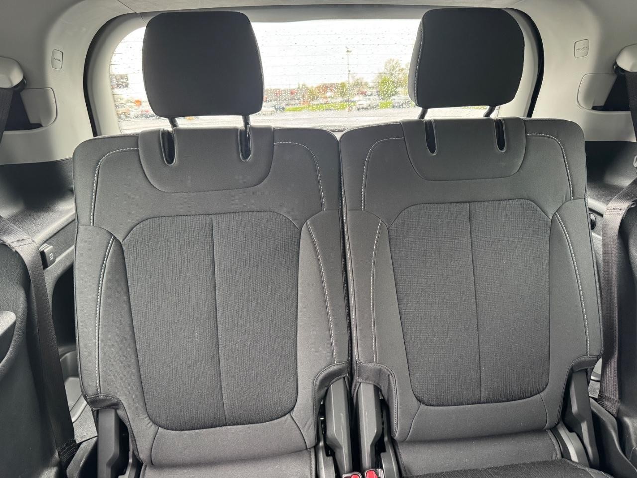 Jeep Grand Cherokee L Vehicle Full-screen Gallery Image 15