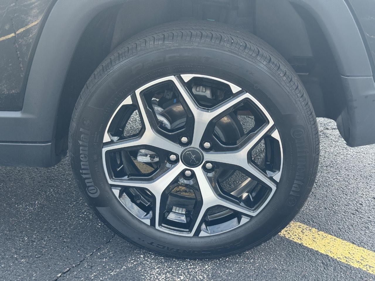 Jeep Compass Vehicle Full-screen Gallery Image 12