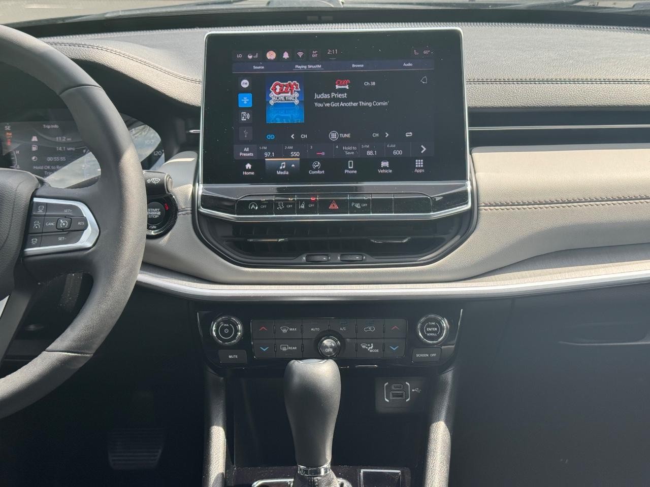 Jeep Compass Vehicle Full-screen Gallery Image 18