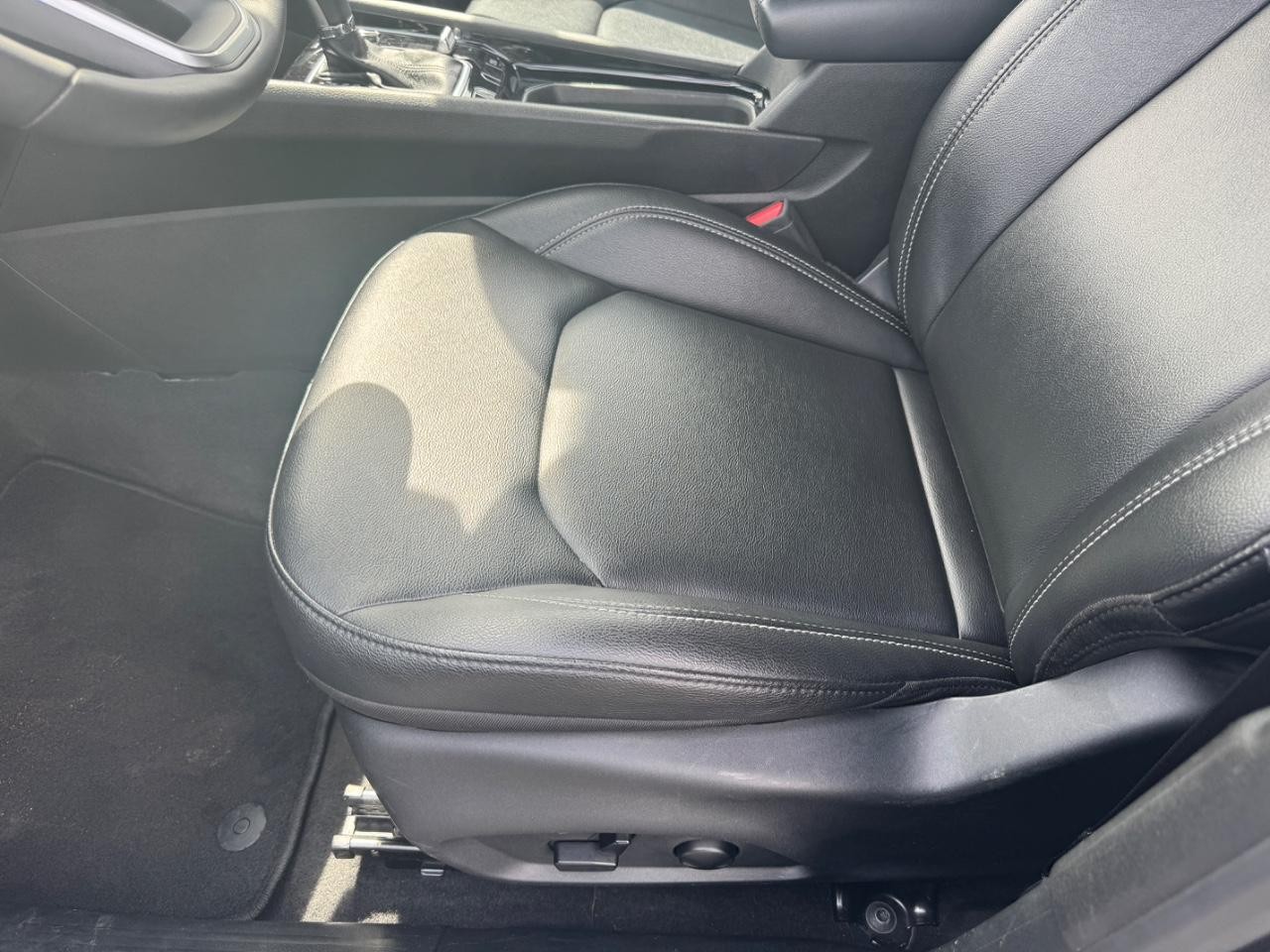 Jeep Compass Vehicle Full-screen Gallery Image 19