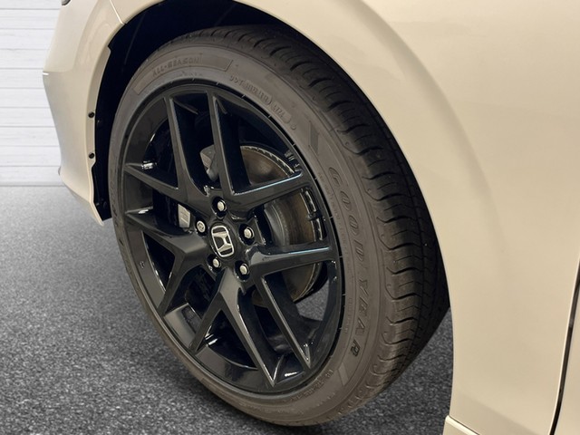 Honda Civic Hatchback Vehicle Full-screen Gallery Image 11