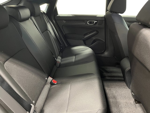 Honda Civic Hatchback Vehicle Full-screen Gallery Image 24