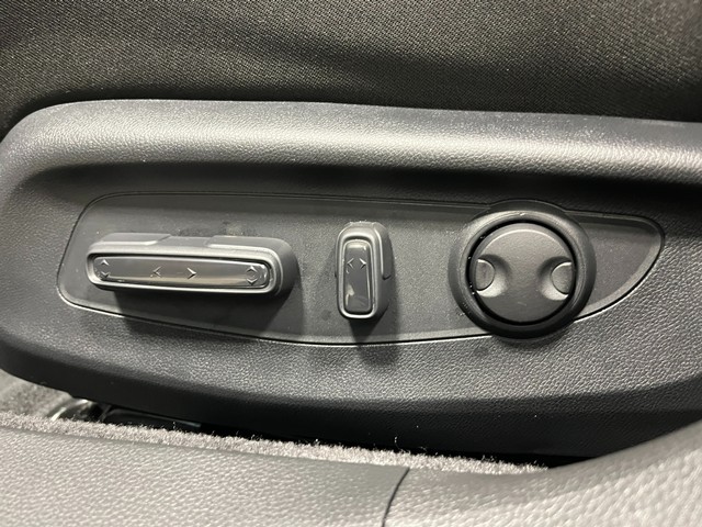 Honda Accord Hybrid Vehicle Full-screen Gallery Image 15