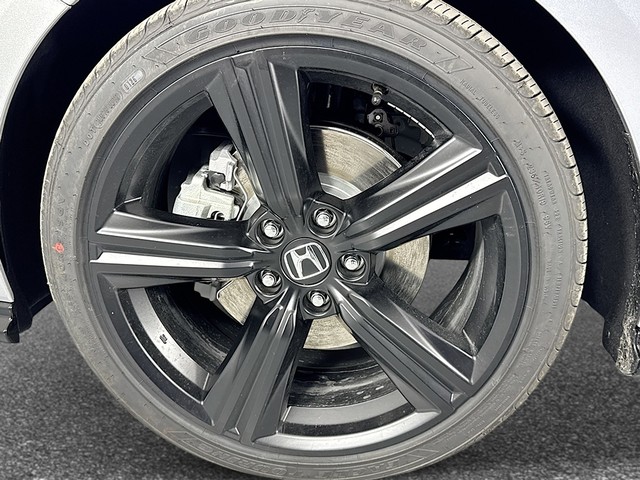 Honda Accord Hybrid Vehicle Full-screen Gallery Image 09