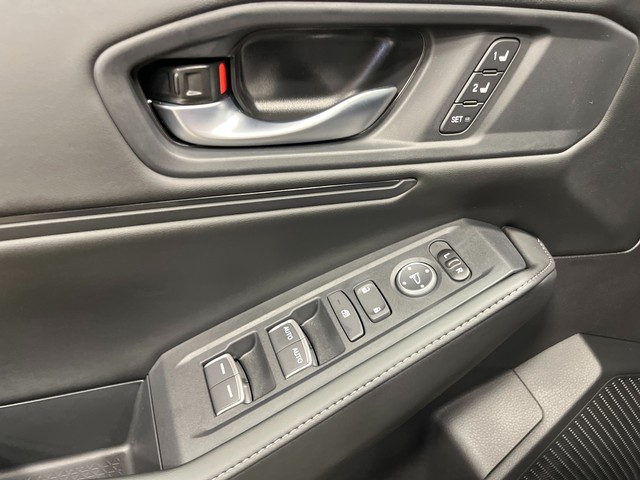 Honda Accord Hybrid Vehicle Full-screen Gallery Image 11