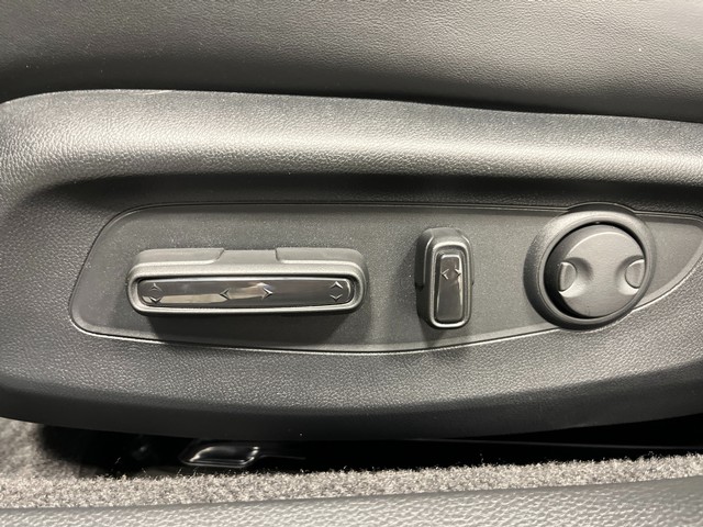 Honda Accord Hybrid Vehicle Full-screen Gallery Image 12