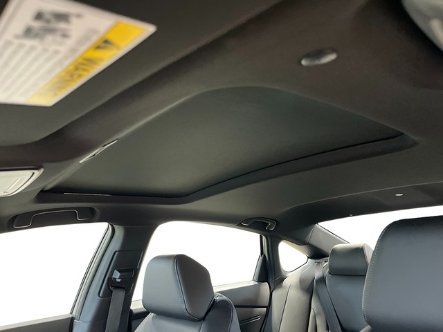 Honda Accord Hybrid Vehicle Full-screen Gallery Image 13