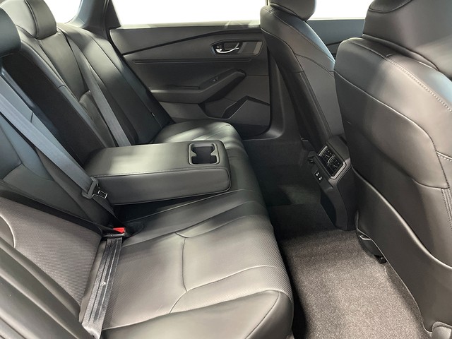 Honda Accord Hybrid Vehicle Full-screen Gallery Image 25