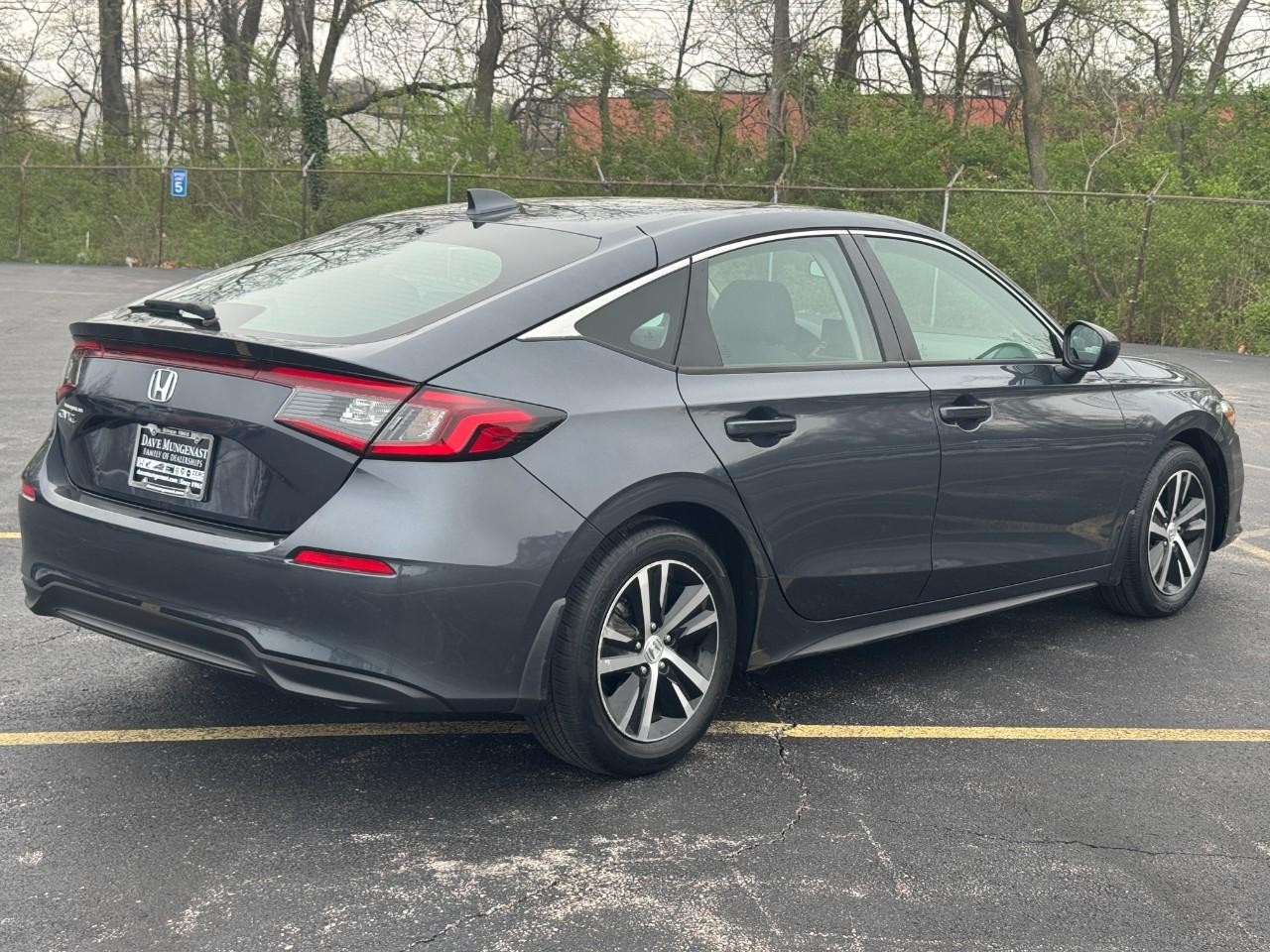 Honda Civic Hatchback Vehicle Full-screen Gallery Image 04