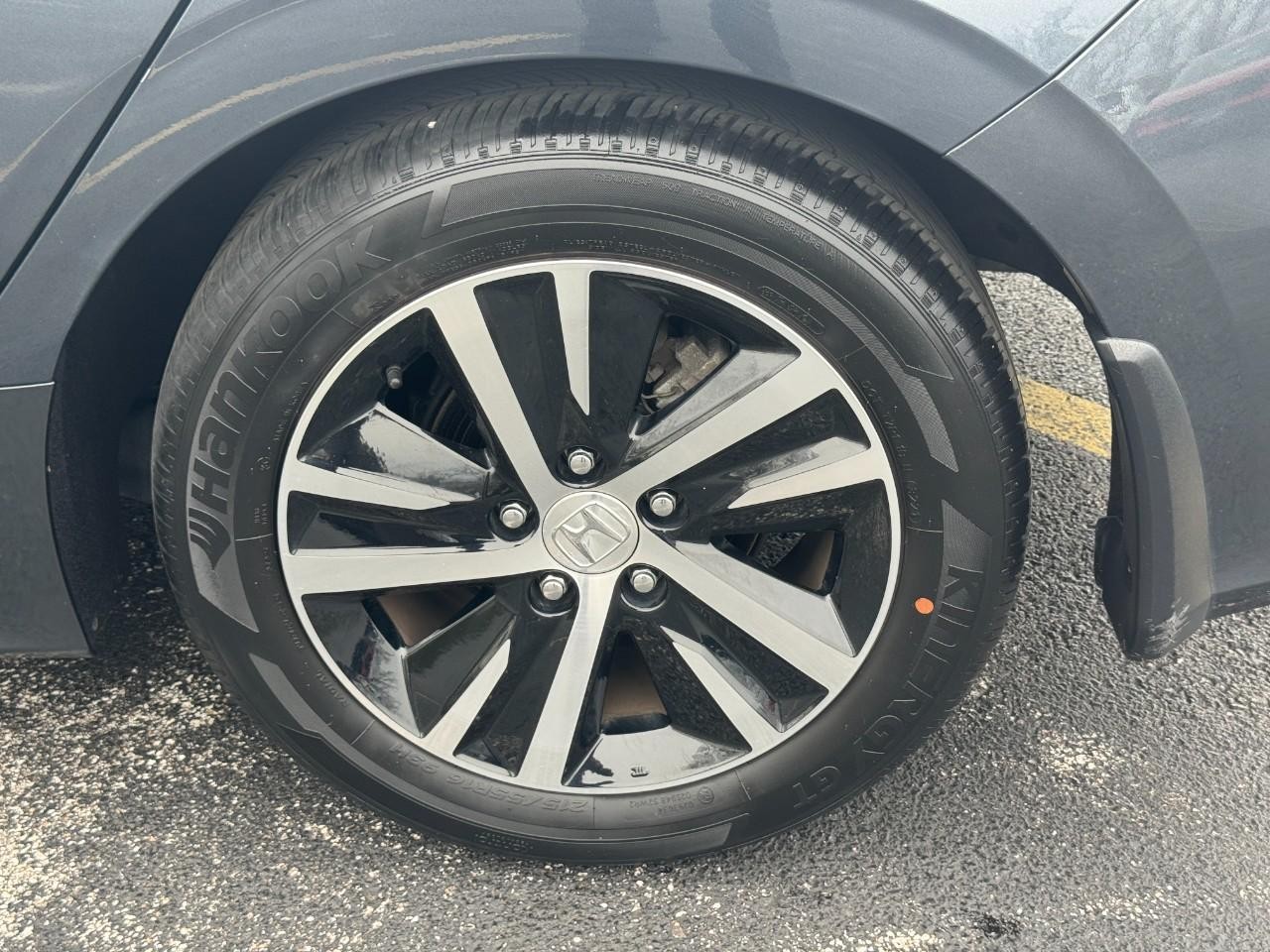 Honda Civic Hatchback Vehicle Full-screen Gallery Image 08