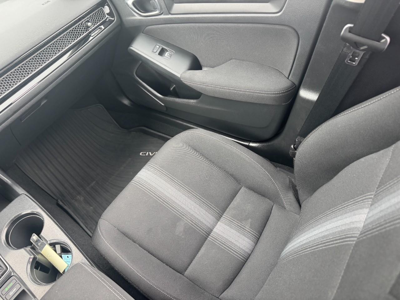 Honda Civic Hatchback Vehicle Full-screen Gallery Image 16