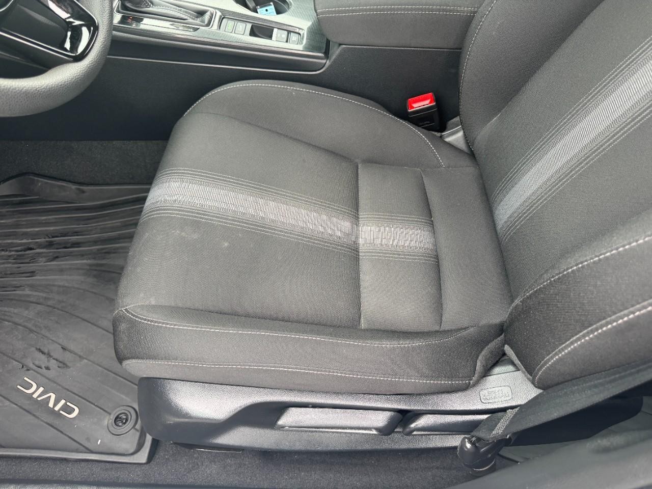 Honda Civic Hatchback Vehicle Full-screen Gallery Image 18