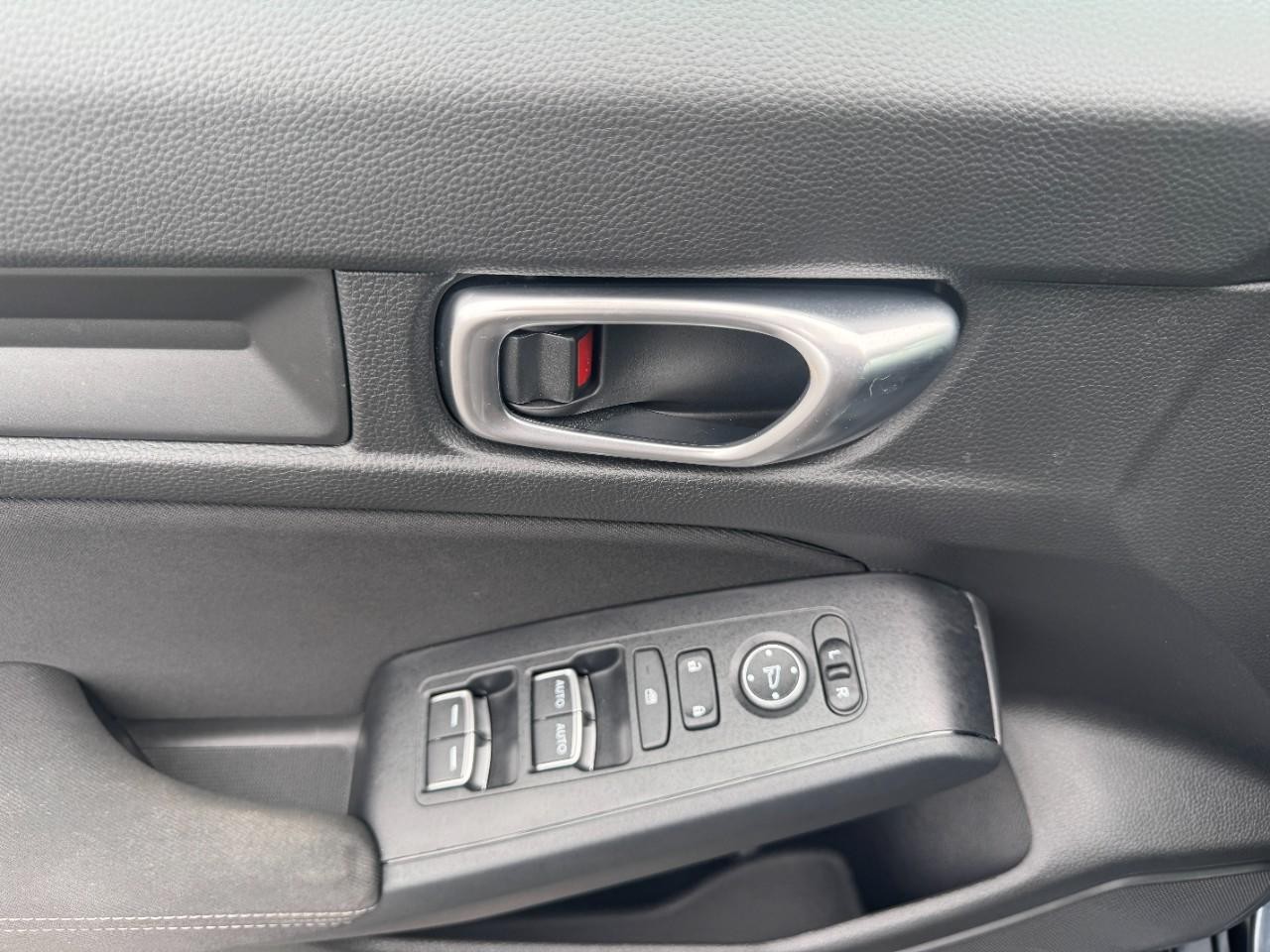 Honda Civic Hatchback Vehicle Full-screen Gallery Image 19