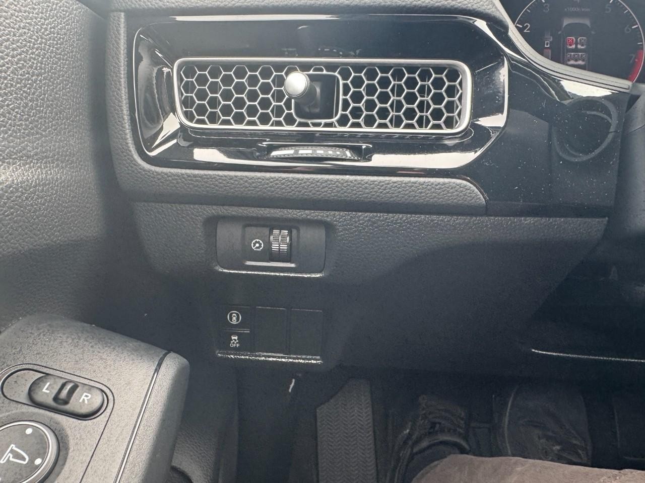 Honda Civic Hatchback Vehicle Full-screen Gallery Image 26