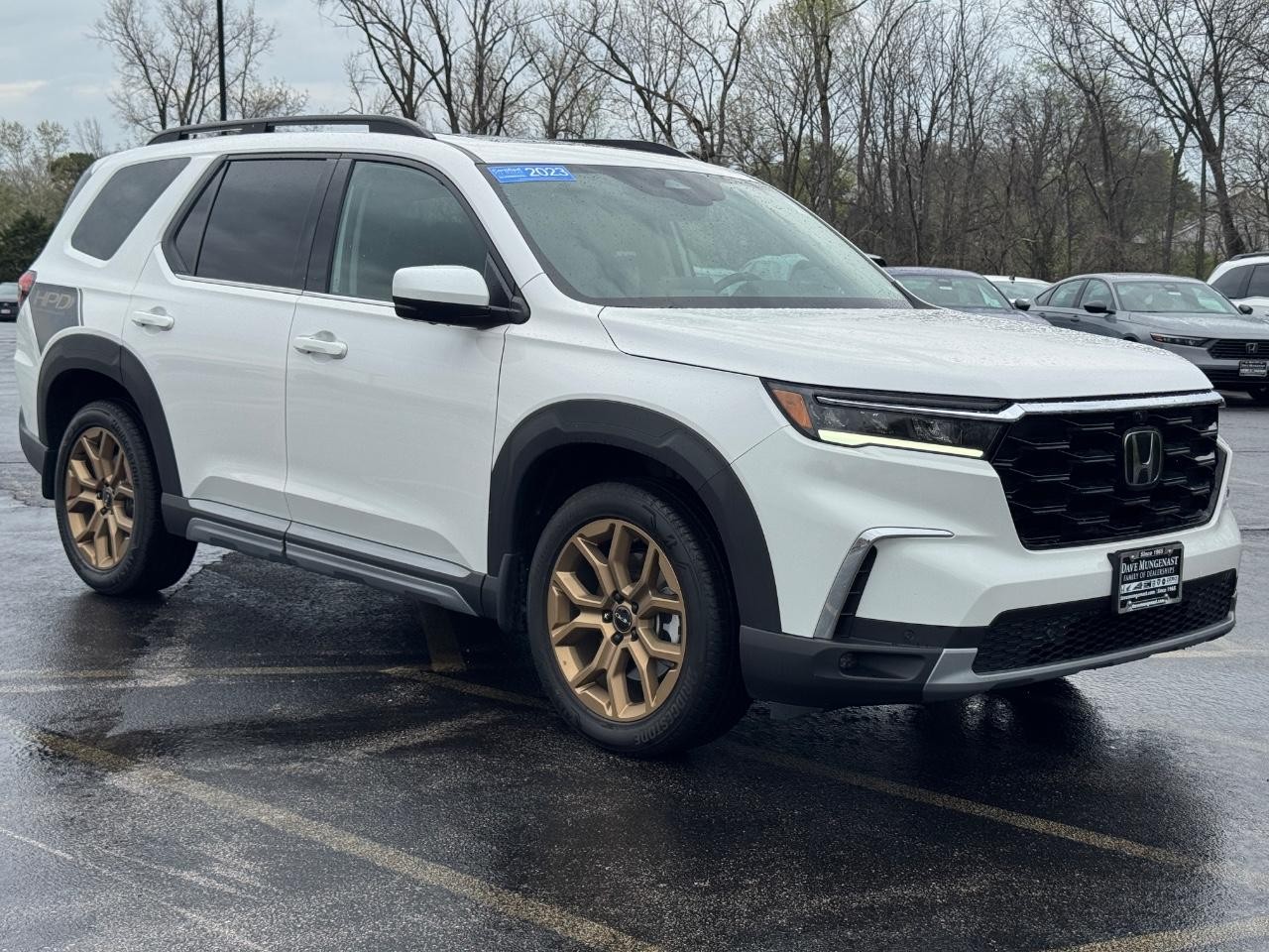 View vehicle photo 2