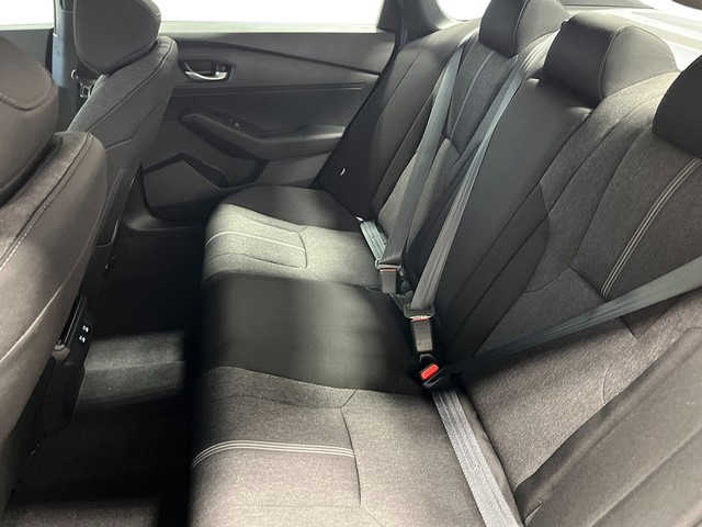 Honda Accord Hybrid Vehicle Full-screen Gallery Image 22