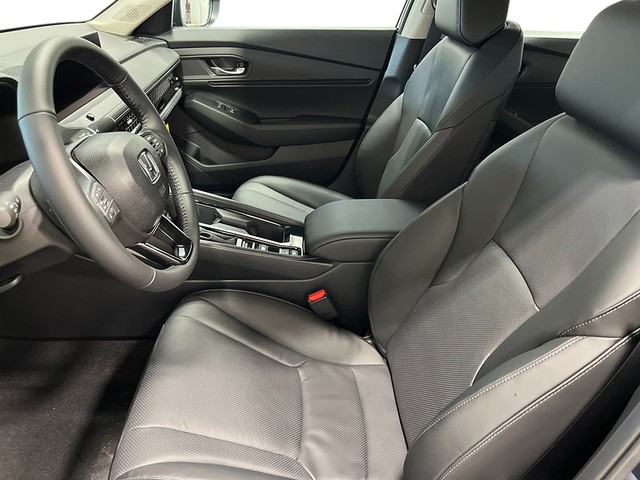 Honda Accord Hybrid Vehicle Full-screen Gallery Image 16