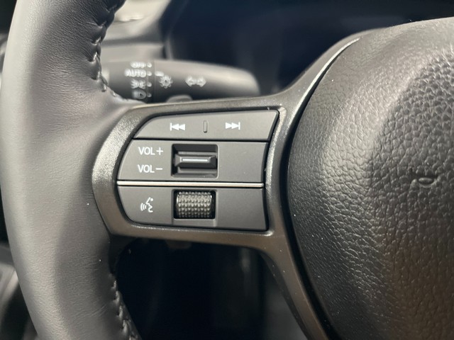 Honda Accord Hybrid Vehicle Full-screen Gallery Image 18