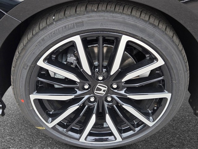 Honda Accord Hybrid Vehicle Full-screen Gallery Image 09