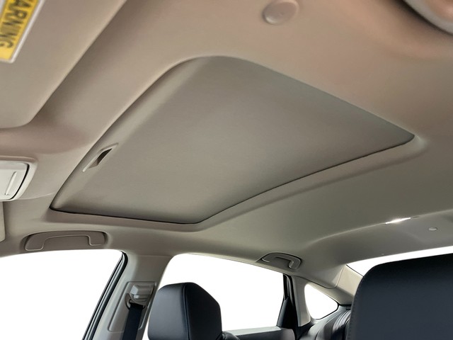 Honda Accord Hybrid Vehicle Full-screen Gallery Image 12