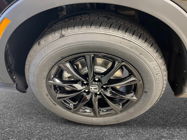 Honda CR-V Hybrid Vehicle Full-screen Gallery Image 11