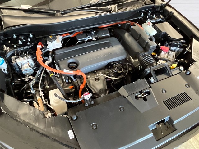 Honda CR-V Hybrid Vehicle Full-screen Gallery Image 12