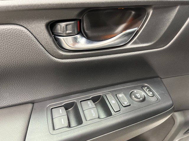 Honda CR-V Hybrid Vehicle Full-screen Gallery Image 13