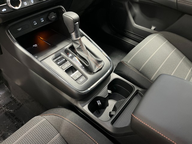 Honda CR-V Hybrid Vehicle Full-screen Gallery Image 17