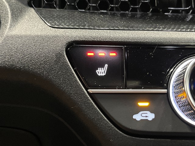 Honda CR-V Hybrid Vehicle Full-screen Gallery Image 21