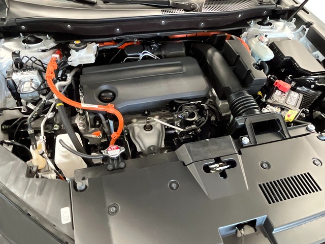 Honda CR-V Hybrid Vehicle Full-screen Gallery Image 12