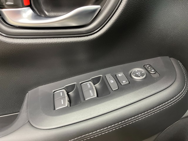 Honda HR-V Vehicle Full-screen Gallery Image 12