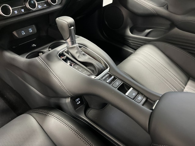 Honda HR-V Vehicle Full-screen Gallery Image 16