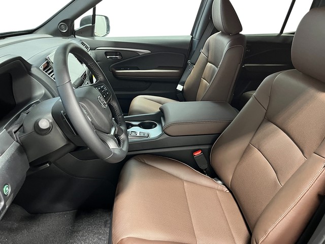 Honda Ridgeline Vehicle Full-screen Gallery Image 15
