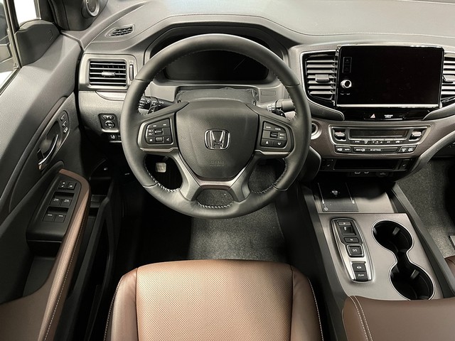 Honda Ridgeline Vehicle Full-screen Gallery Image 17