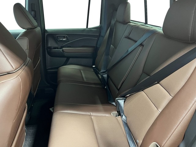 Honda Ridgeline Vehicle Full-screen Gallery Image 24