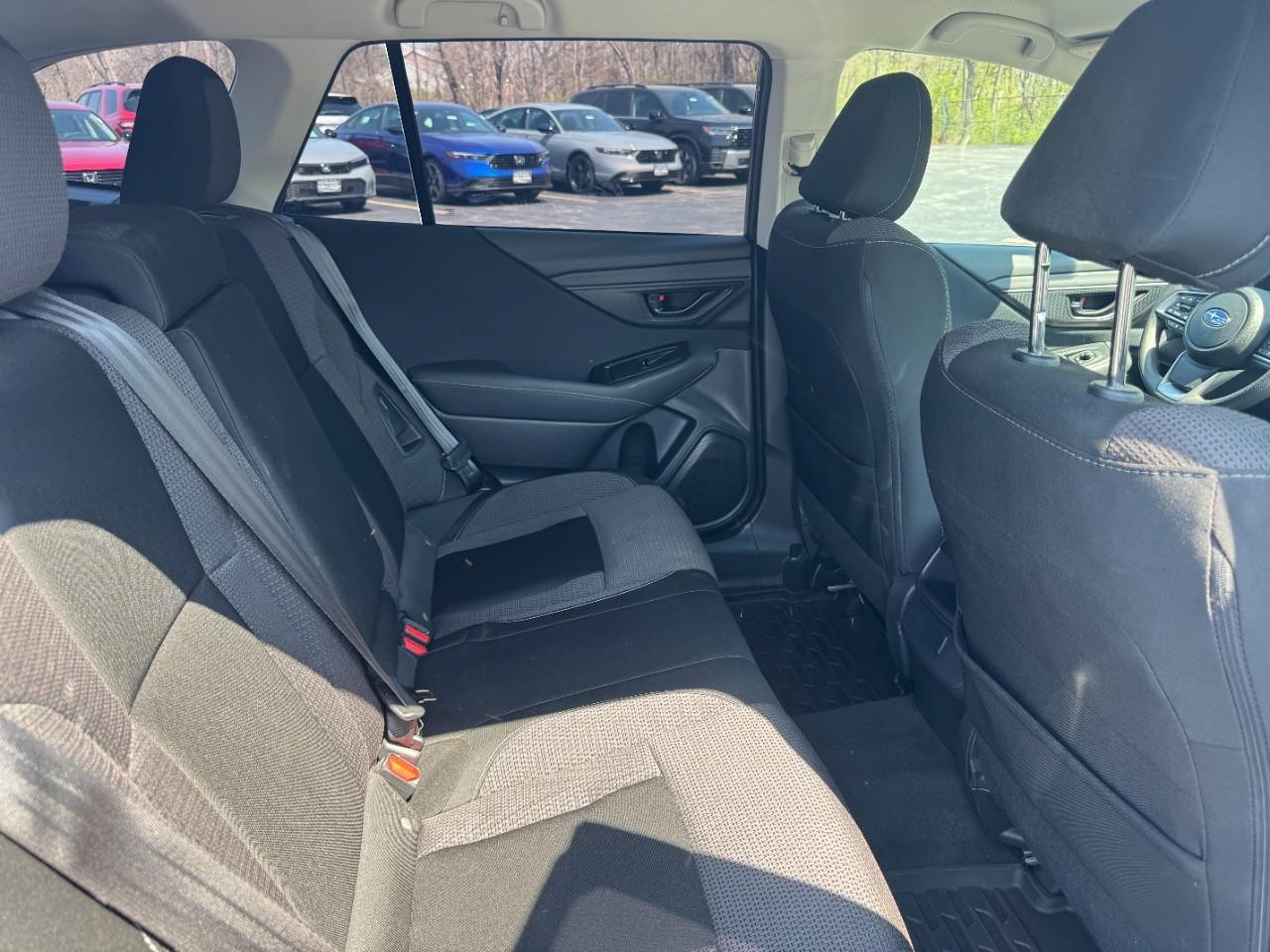 Honda Accord Sedan Vehicle Full-screen Gallery Image 05