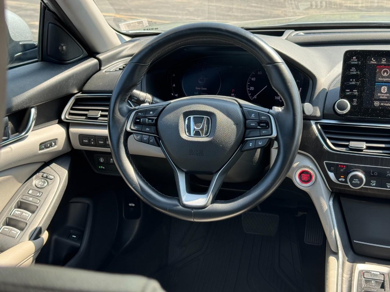 Honda Accord Sedan Vehicle Full-screen Gallery Image 12