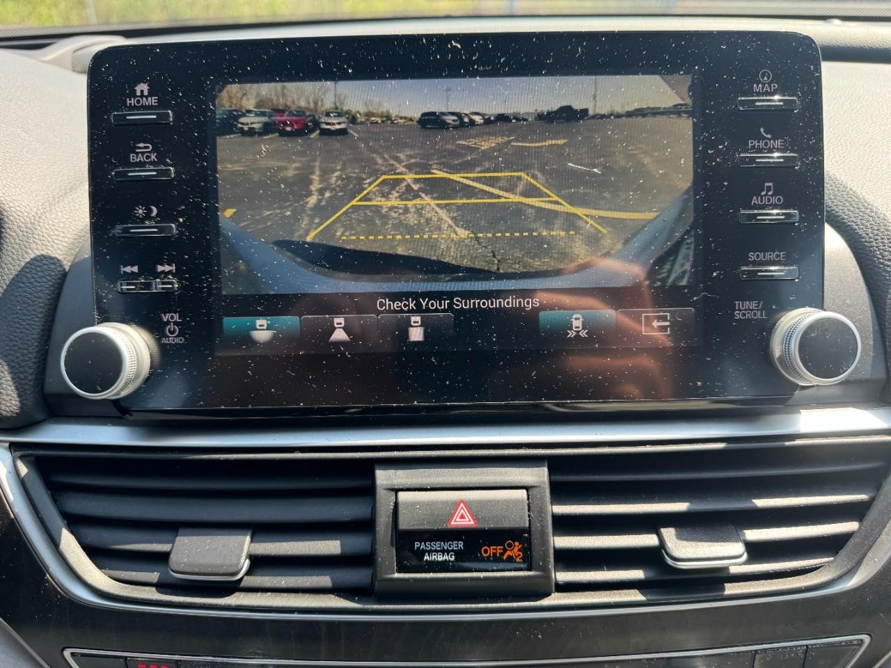 Honda Accord Sedan Vehicle Full-screen Gallery Image 22