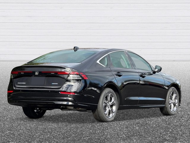 Honda Accord Hybrid Vehicle Full-screen Gallery Image 05