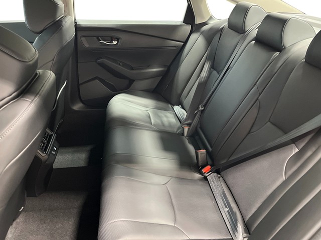 Honda Accord Hybrid Vehicle Full-screen Gallery Image 20