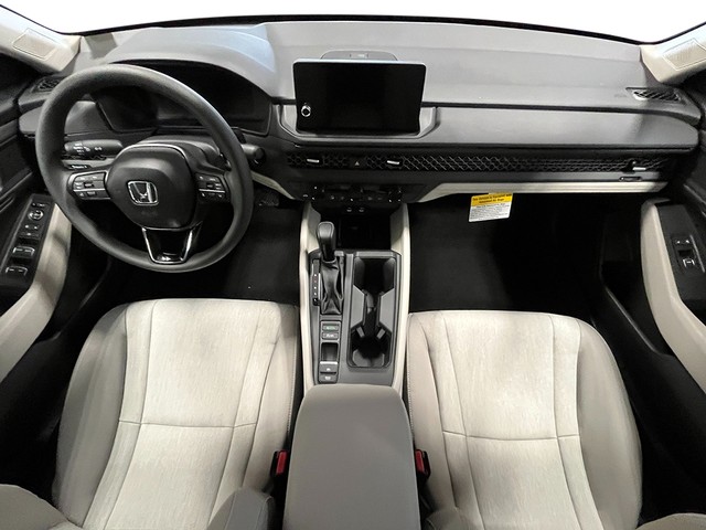 Honda Accord Sedan Vehicle Full-screen Gallery Image 25