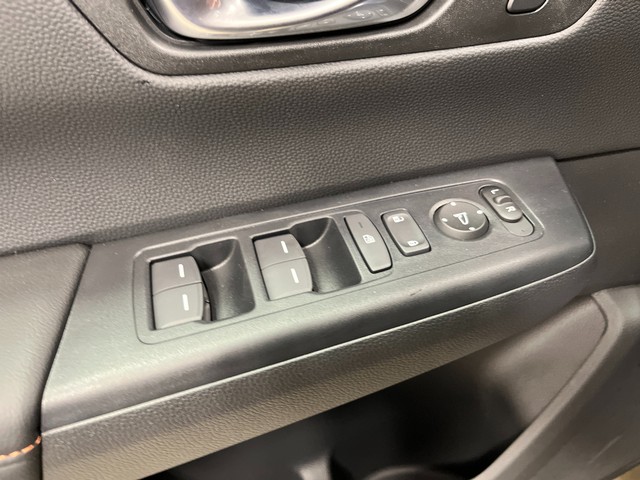 Honda CR-V Hybrid Vehicle Full-screen Gallery Image 15