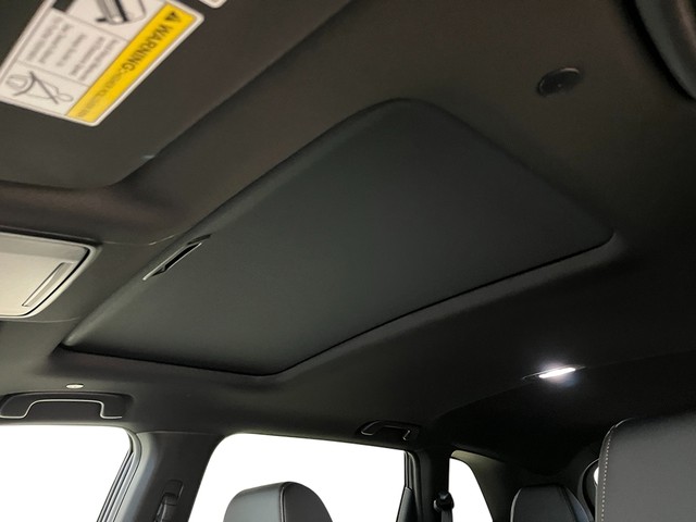 Honda CR-V Hybrid Vehicle Full-screen Gallery Image 24