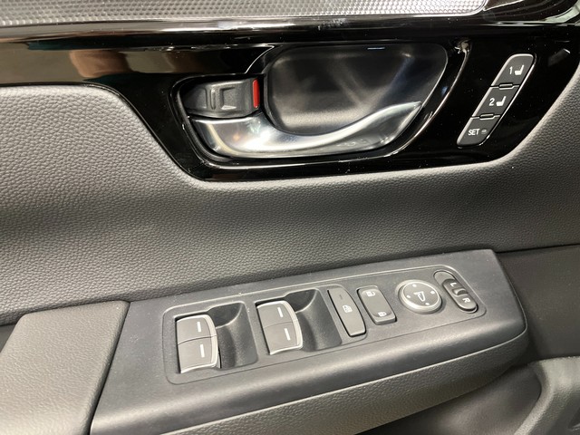 Honda CR-V Hybrid Vehicle Full-screen Gallery Image 15