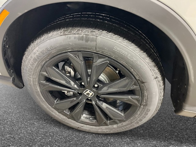 Honda CR-V Hybrid Vehicle Full-screen Gallery Image 11