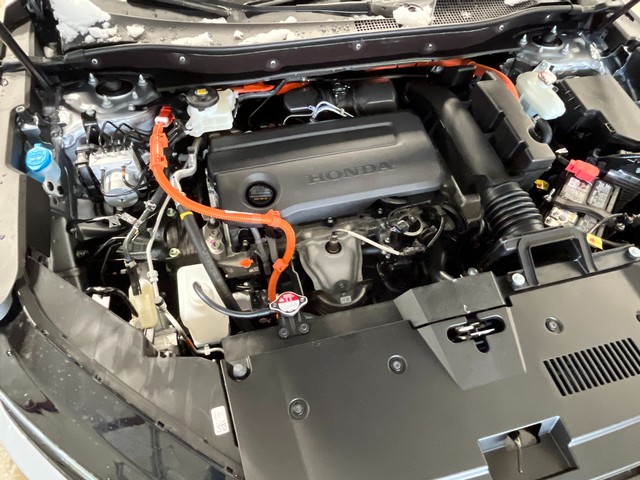 Honda CR-V Hybrid Vehicle Full-screen Gallery Image 12