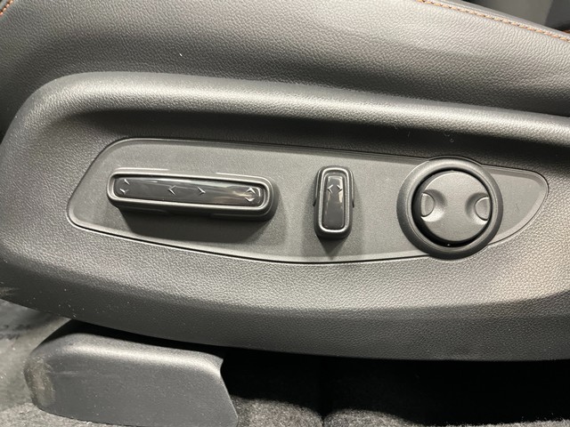 Honda CR-V Hybrid Vehicle Full-screen Gallery Image 14