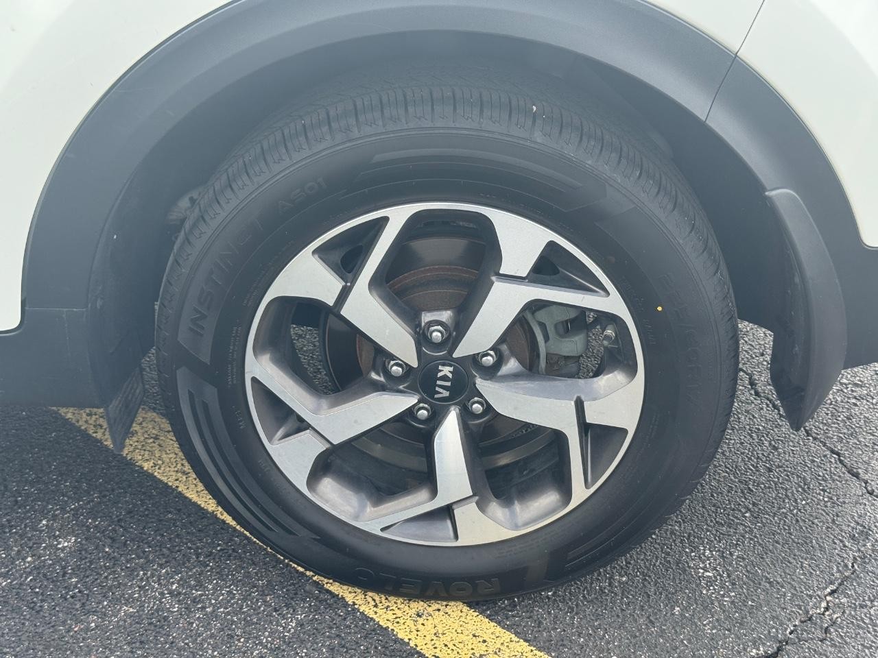 Kia Sportage Vehicle Full-screen Gallery Image 07