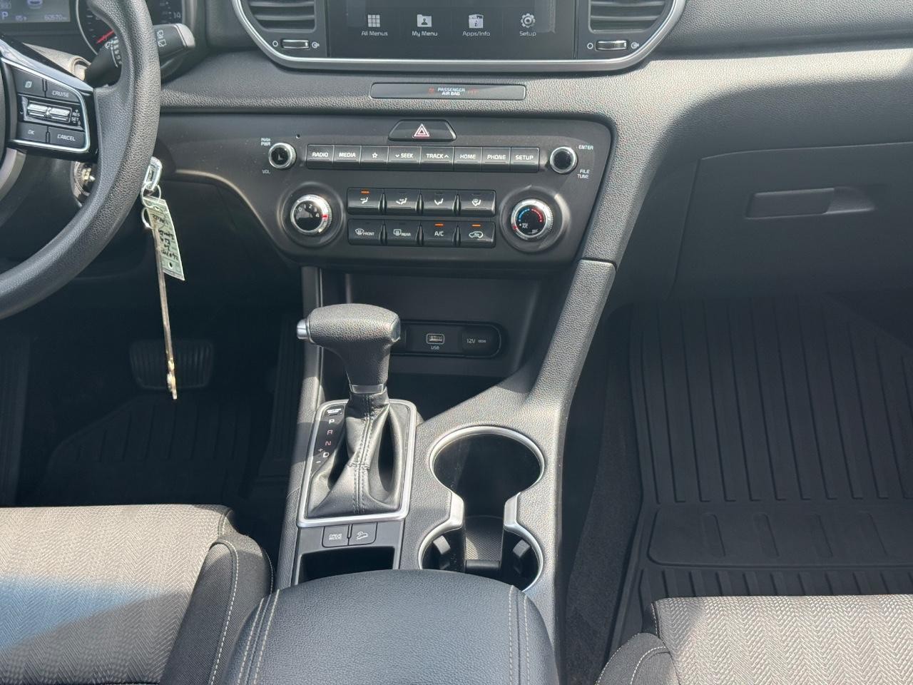 Kia Sportage Vehicle Full-screen Gallery Image 17